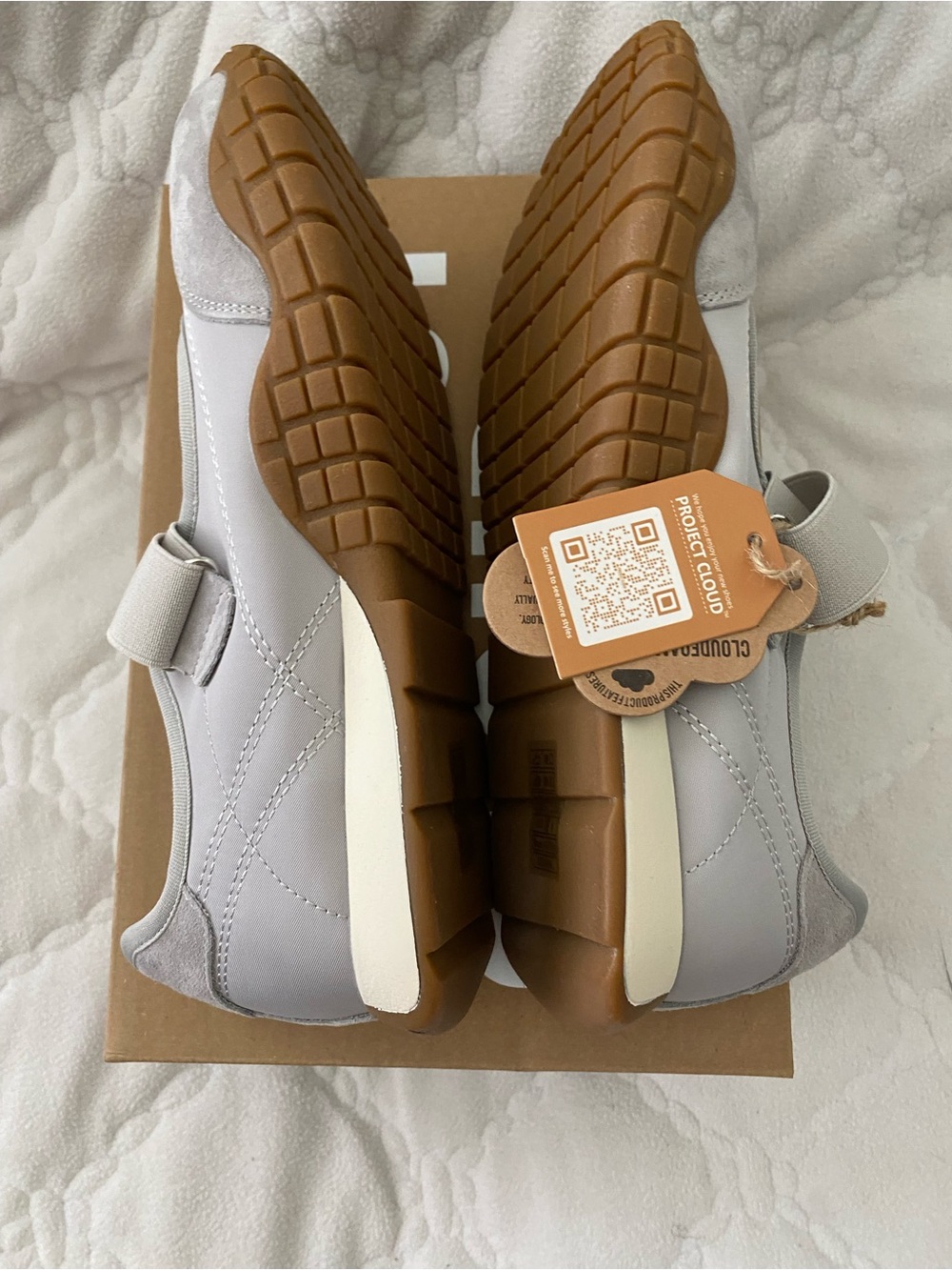 Women’s Athletic Slip-On Sneakers in Light Gray and Brown
